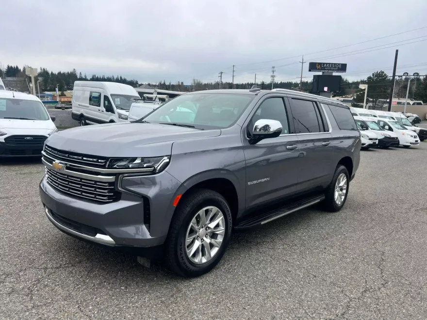 2022 Chevrolet Suburban Premier photo 1
