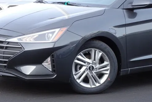2020 Hyundai Elantra Value Edition photo 3