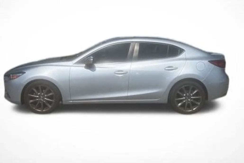 2018 Mazda Mazda3 Touring photo 1