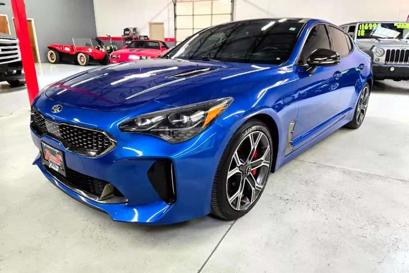2018 Kia Stinger GT2 photo 1