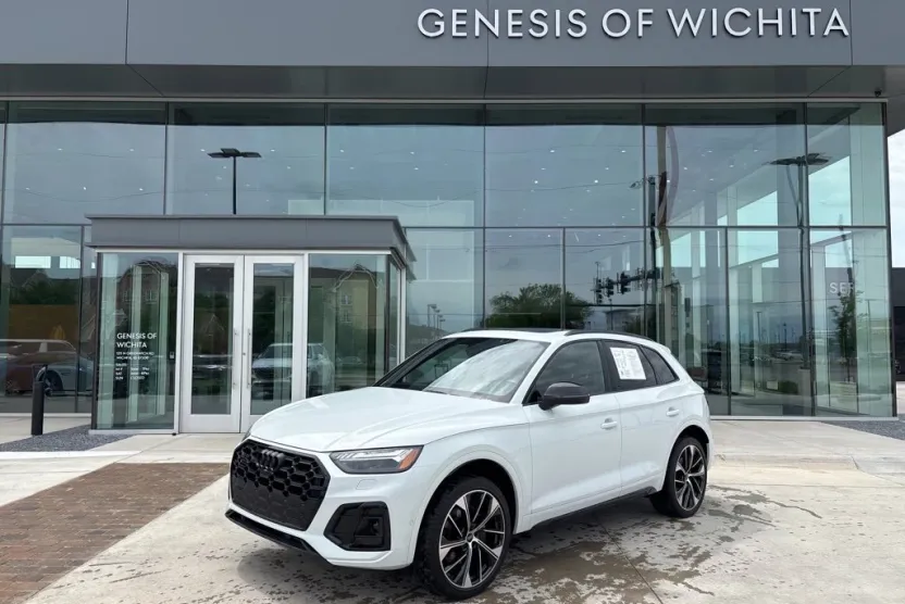 2024 Audi SQ5 Prestige photo 1