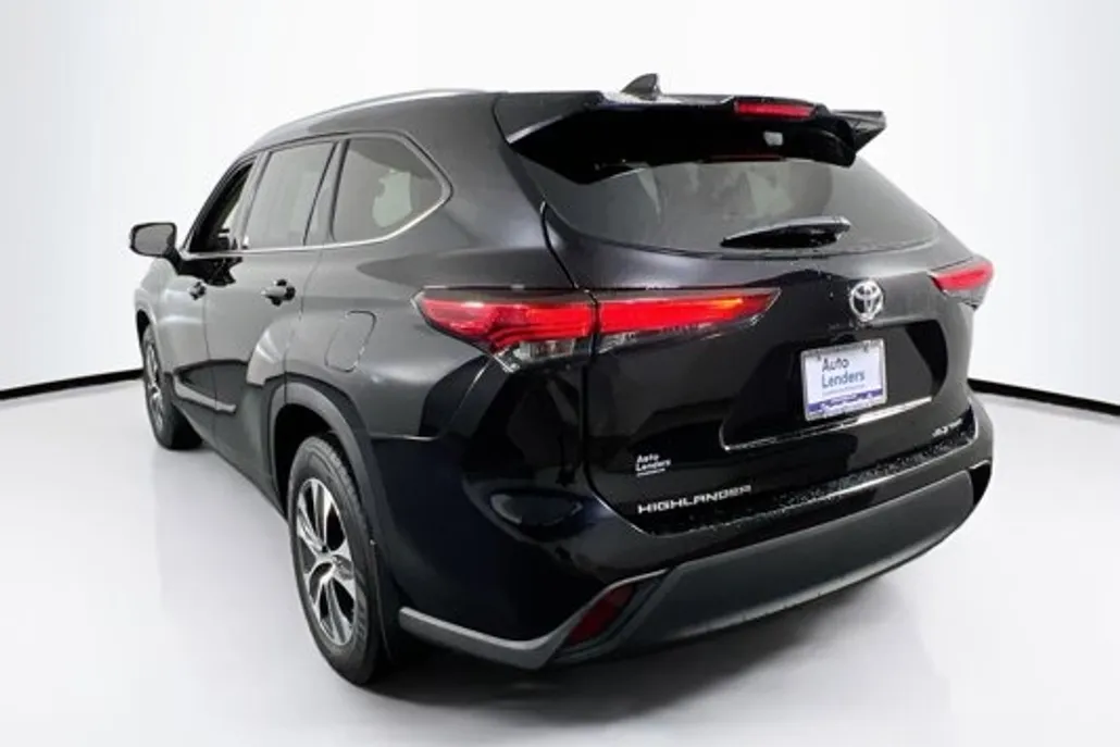 2020 Toyota Highlander XLE photo 1