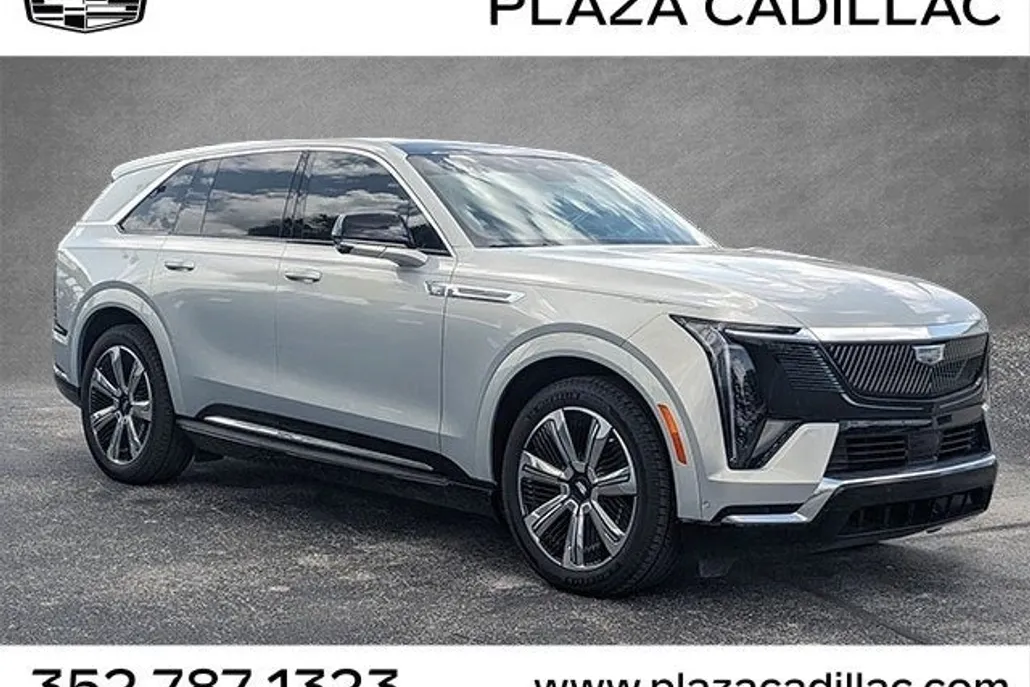 2025 Cadillac Escalade IQ Luxury photo 1