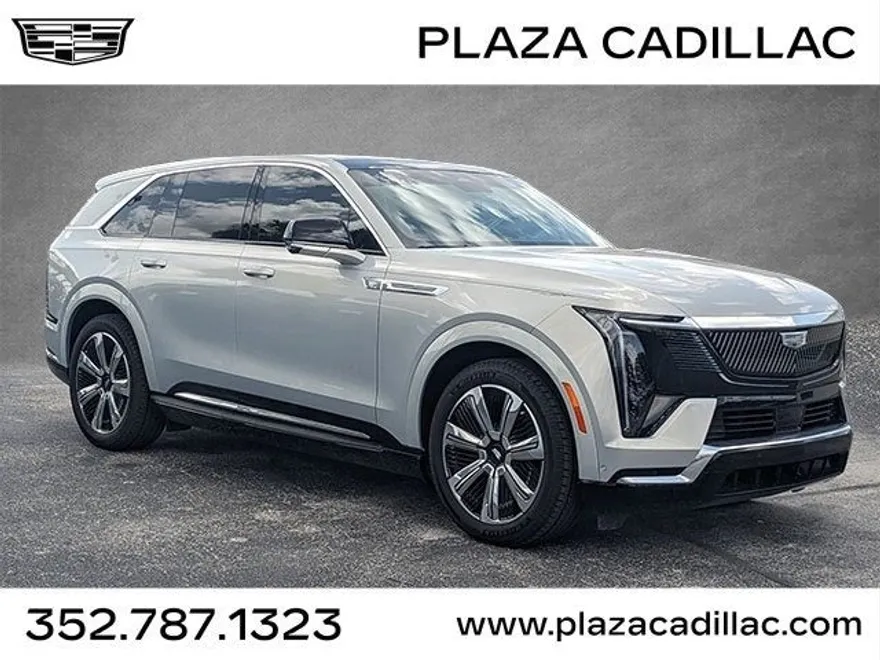 2025 Cadillac Escalade IQ Luxury photo 1