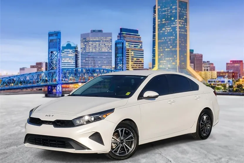 2022 Kia Forte LXS photo 1