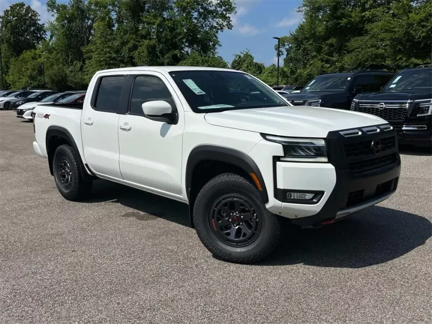 2025 Nissan Frontier PRO-4X photo 1