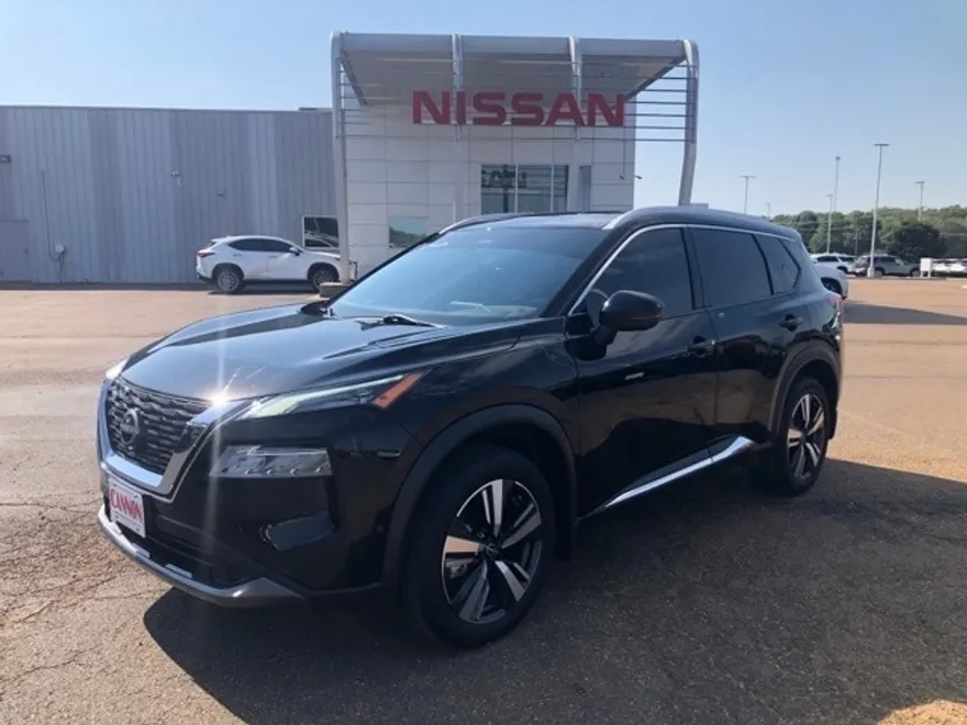 2023 Nissan Rogue SL photo 1