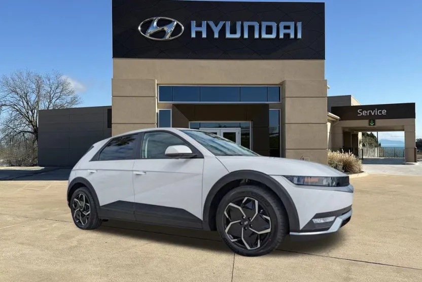 2024 Hyundai Ioniq 5 SEL photo 1