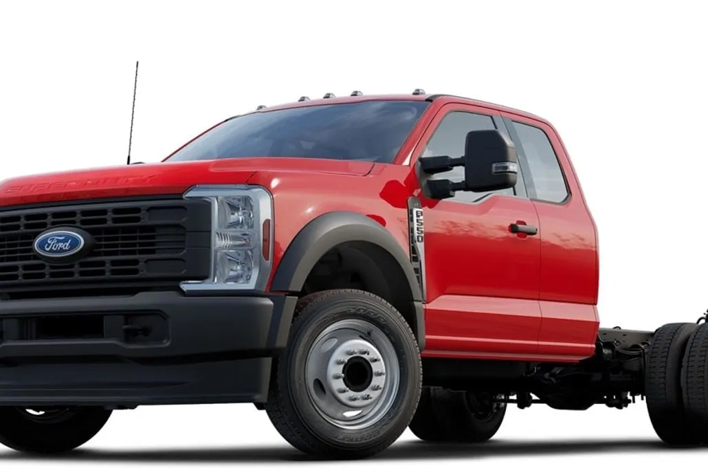 2025 Ford F-550 photo 1