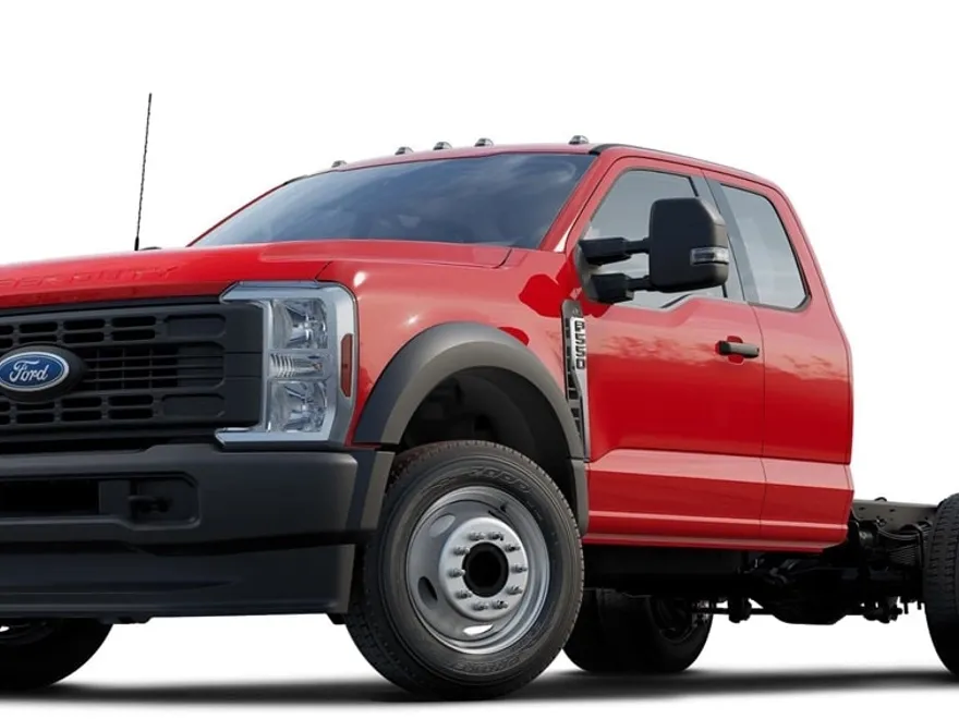 2025 Ford F-550 photo 1