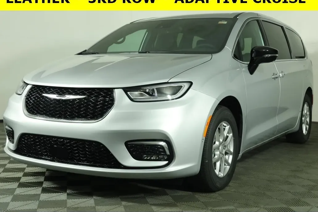2026 Chrysler Pacifica photo 1