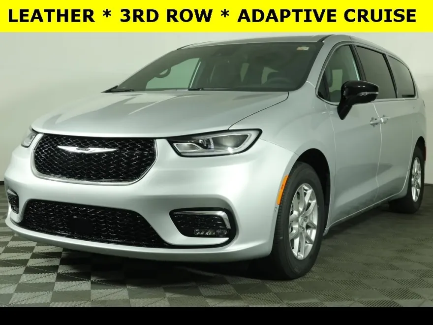 2026 Chrysler Pacifica photo 1