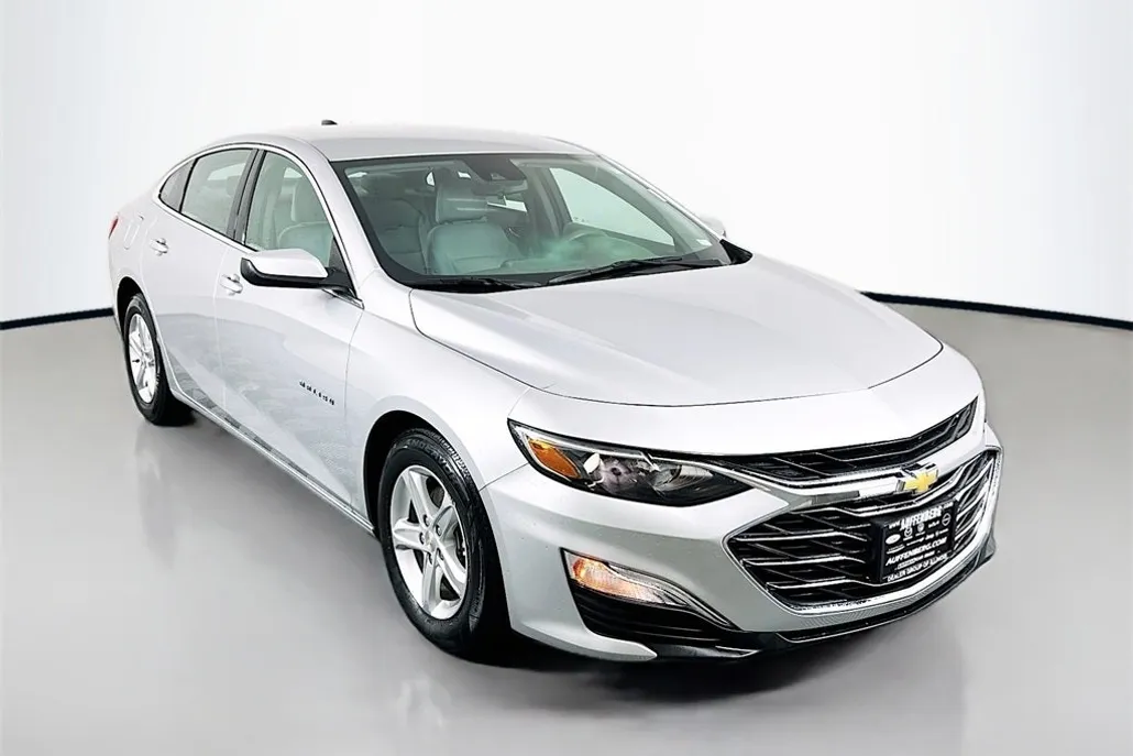 2021 Chevrolet Malibu LS photo 1