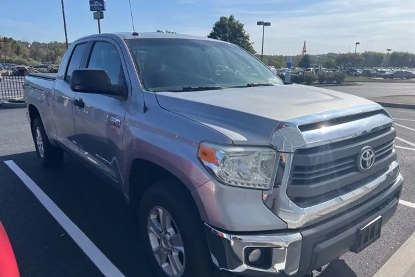 2014 Toyota Tundra SR5 photo 1