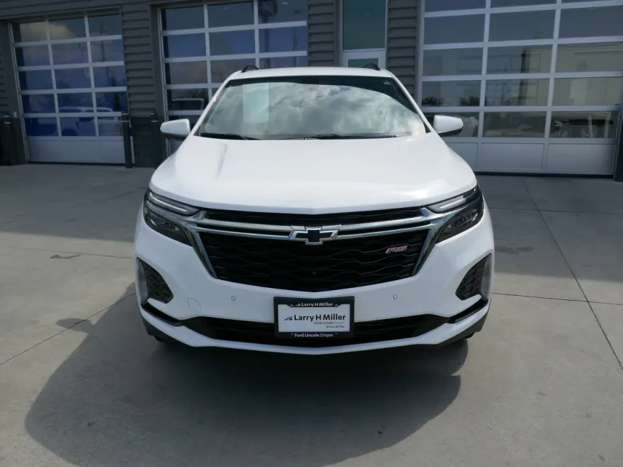 2023 Chevrolet Equinox RS photo 1