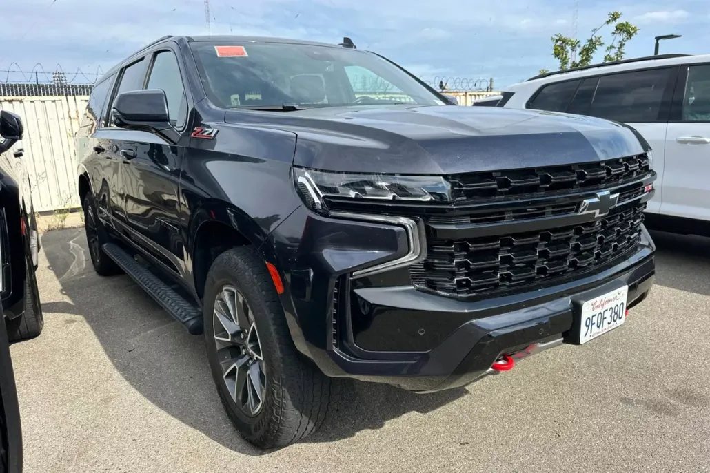 2023 Chevrolet Suburban Z71 photo 1