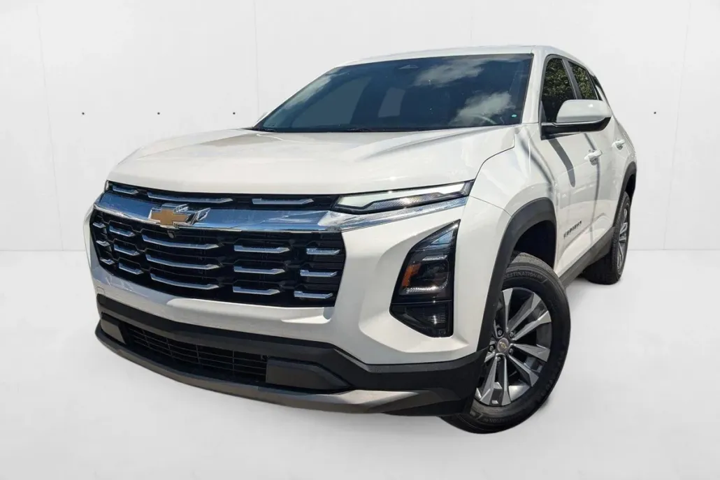 2026 Chevrolet Equinox LT photo 1