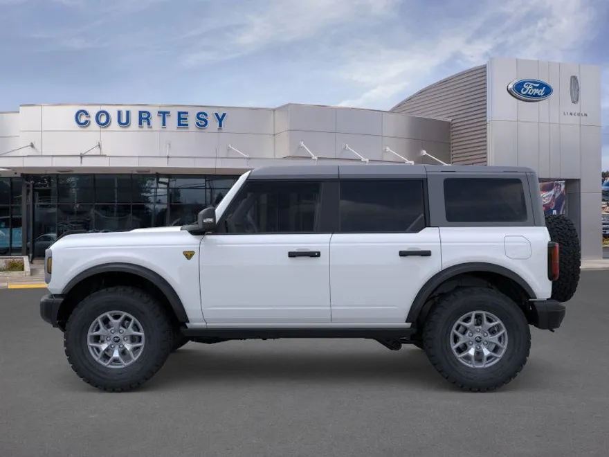 2025 Ford Bronco Badlands photo 1