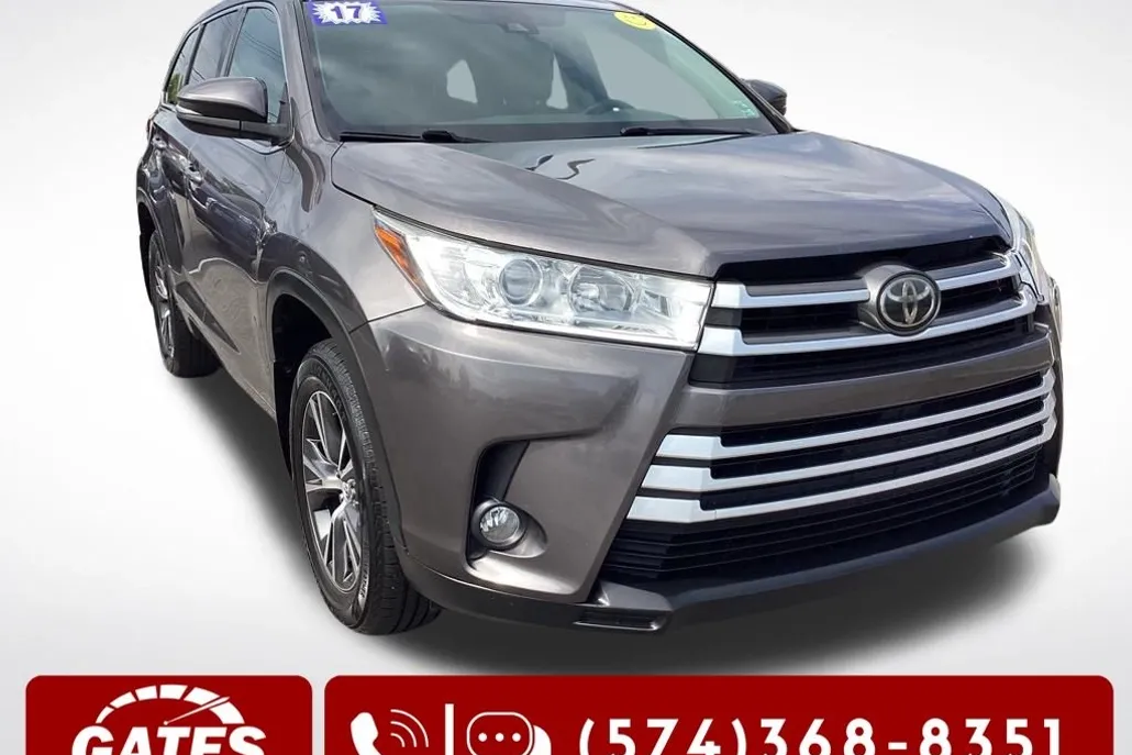 2017 Toyota Highlander LE Plus photo 1