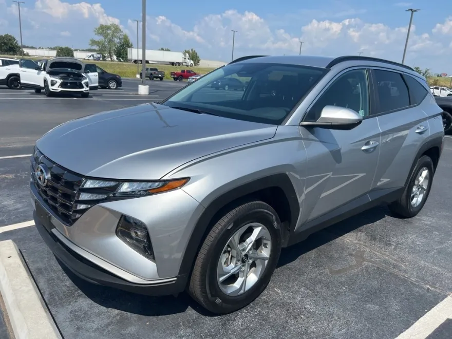 2024 Hyundai Tucson SEL photo 1