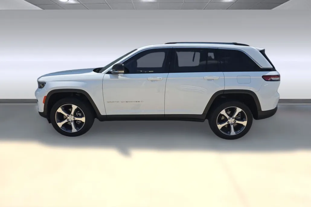 2023 Jeep Grand Cherokee Limited photo 1