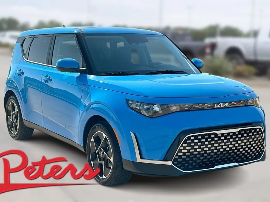 2024 Kia Soul EX photo 1