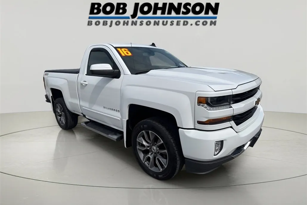 2016 Chevrolet Silverado 1500 LT photo 1
