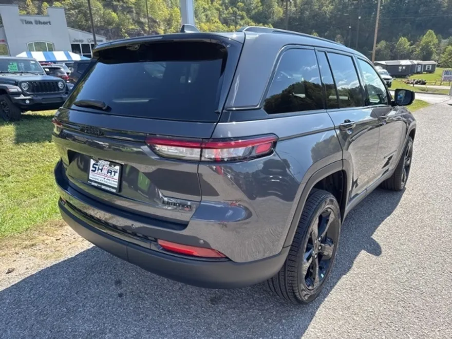 2025 Jeep Grand Cherokee Limited photo 1