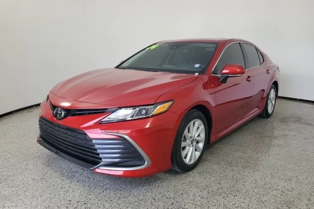 2024 Toyota Camry LE photo 1