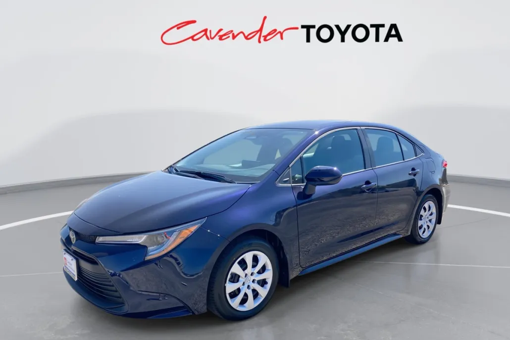 2025 Toyota Corolla LE photo 1