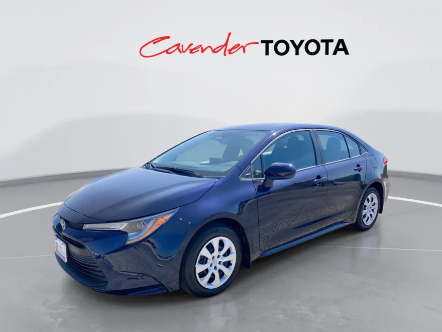 2025 Toyota Corolla LE photo 1