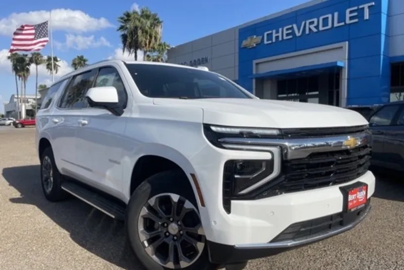 2025 Chevrolet Tahoe LS photo 1