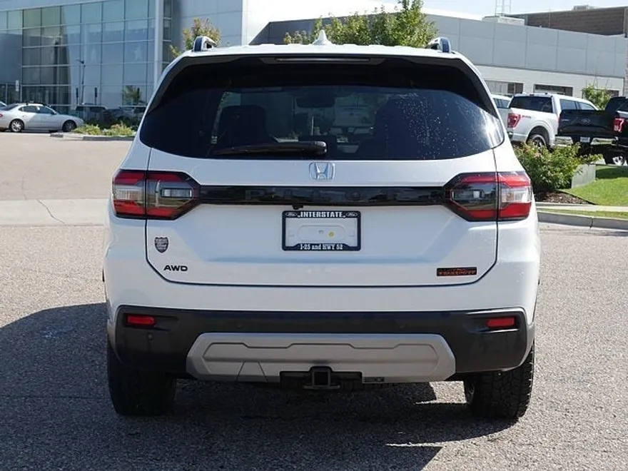 2025 Honda Pilot TrailSport photo 1