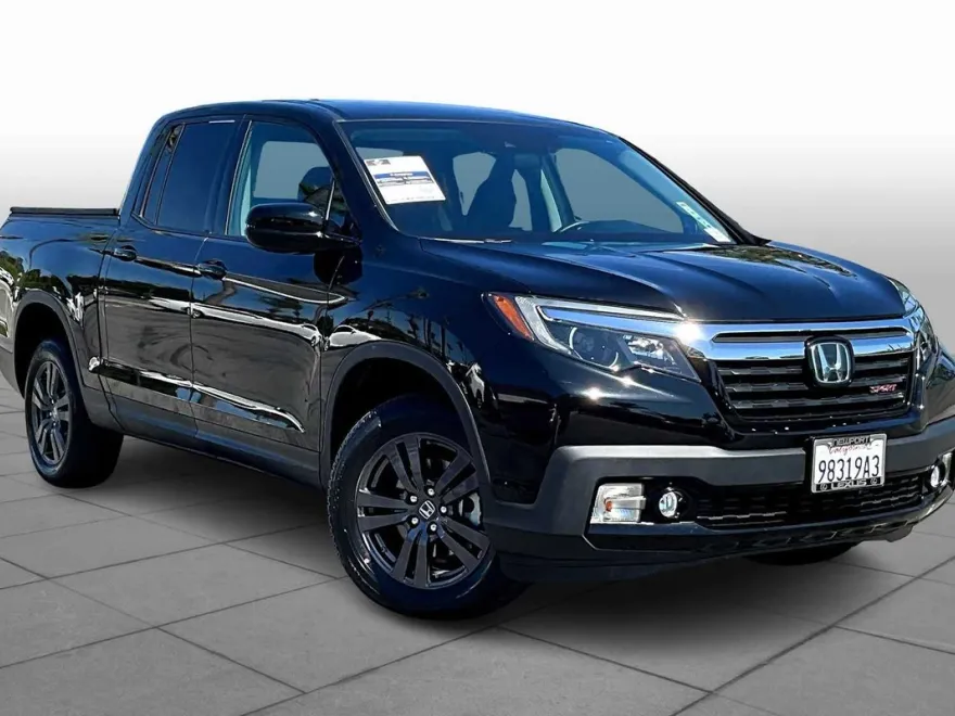 2020 Honda Ridgeline Sport photo 1