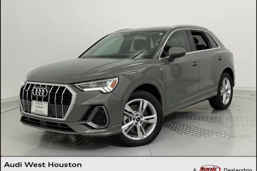 2023 Audi Q3 S line Premium Plus photo 1