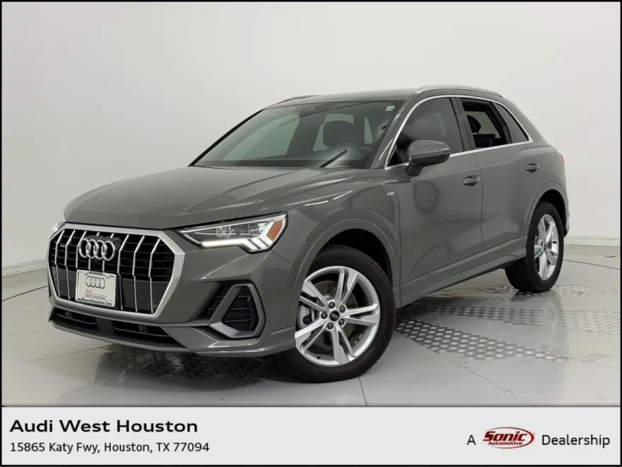2023 Audi Q3 S line Premium Plus photo 1