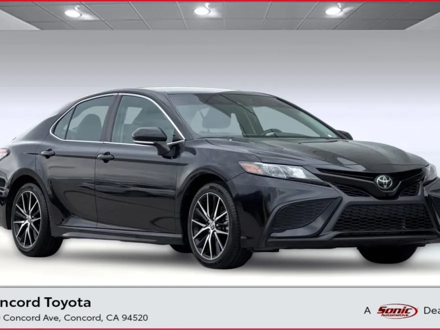 2023 Toyota Camry SE photo 1