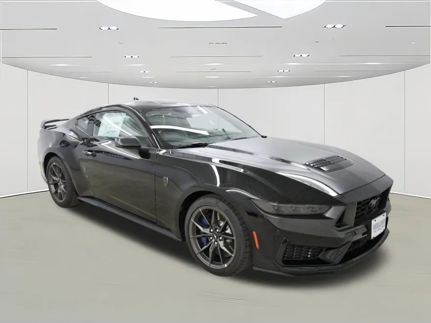 2025 Ford Mustang Dark Horse photo 1