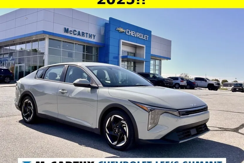 2025 Kia K4 EX photo 1