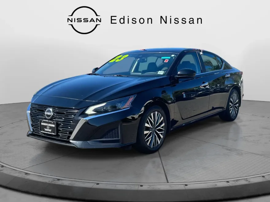 2023 Nissan Altima 2.5 SV photo 1