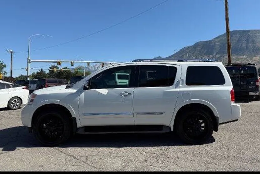 2014 Nissan Armada Platinum photo 1