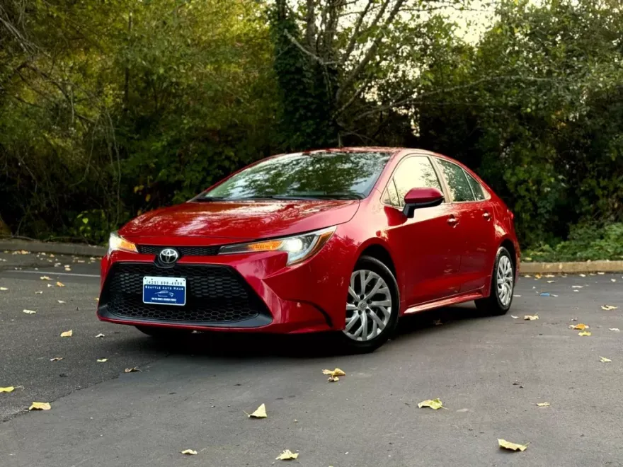 2011 Toyota Prius photo 1