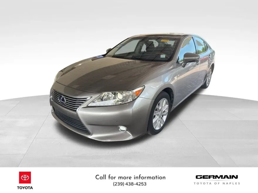 2015 Lexus ES 300h photo 1