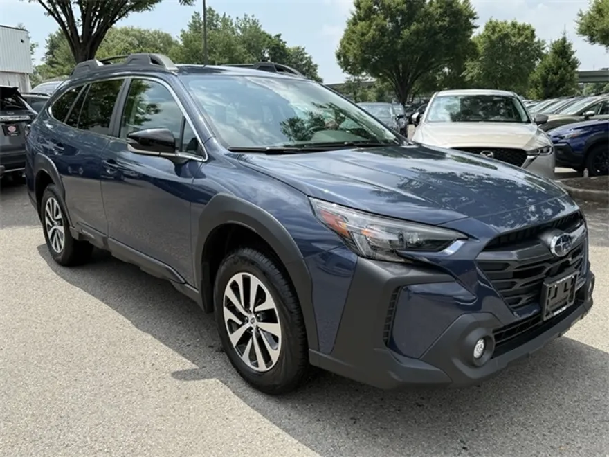 2025 Subaru Outback Premium photo 1