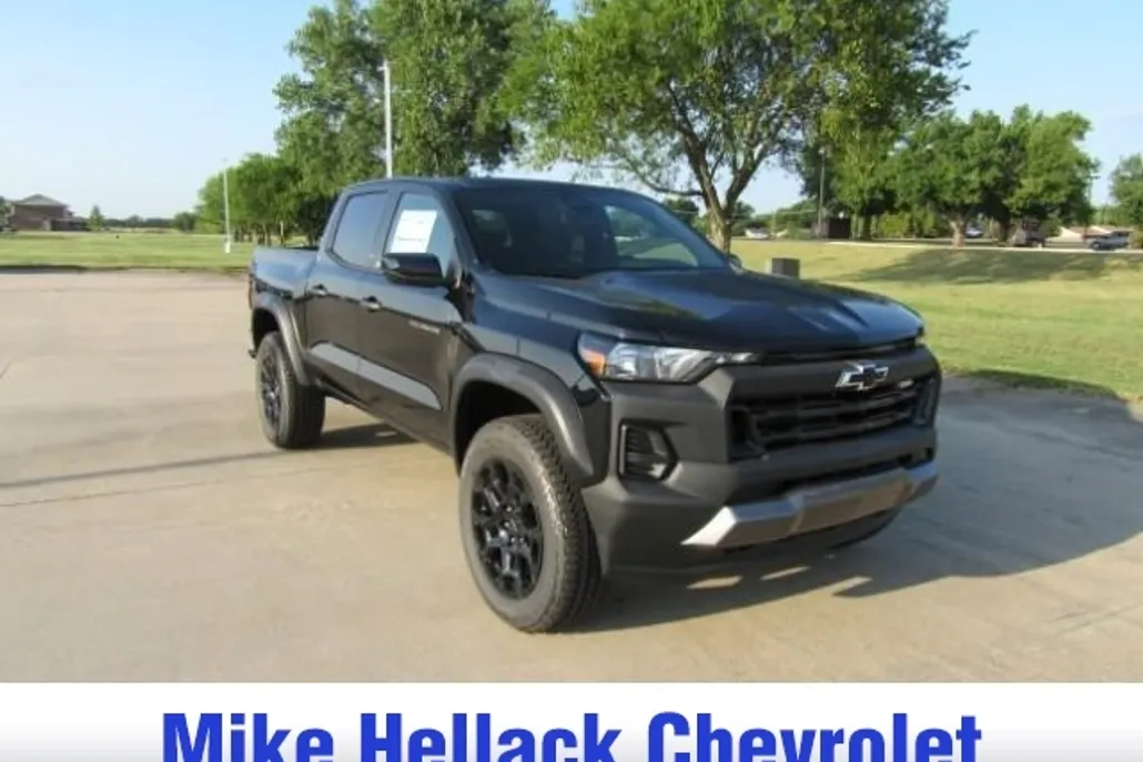 2026 Chevrolet Colorado Trail Boss photo 1