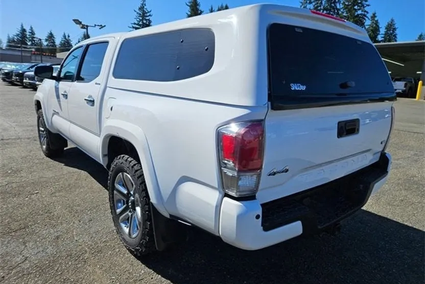 2018 Toyota Tacoma SR photo 1