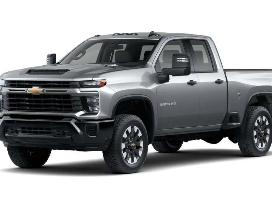 2025 Chevrolet Silverado 2500HD Custom photo 2