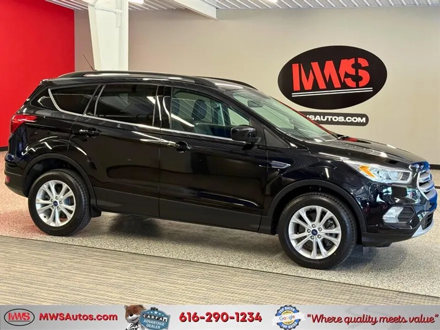 2019 Ford Escape SEL photo 1