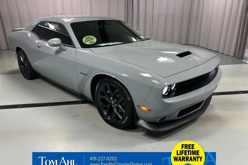 2022 Dodge Challenger R/T photo 1