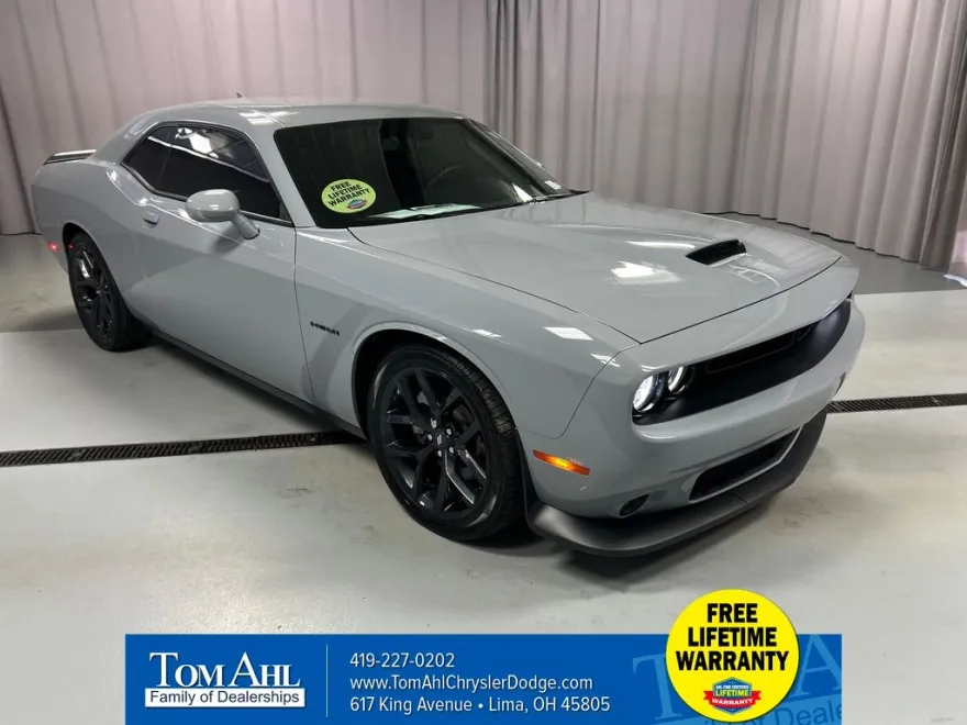 2022 Dodge Challenger R/T photo 1